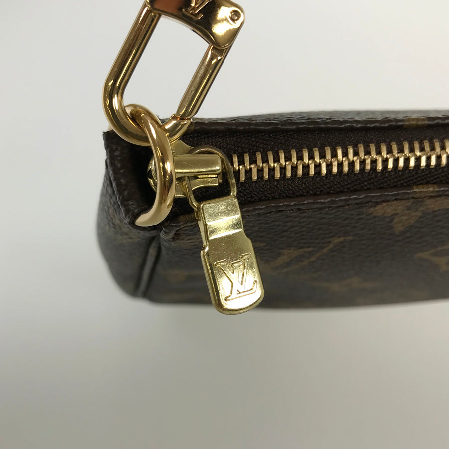 LOUIS VUITTON Monogram Pochette Accessoires M51980 Pouch