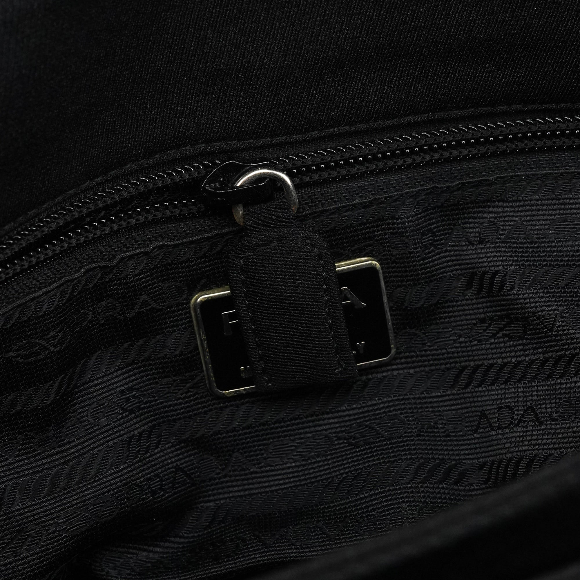 1996 Black Tessuto Swing Shoulder Bag