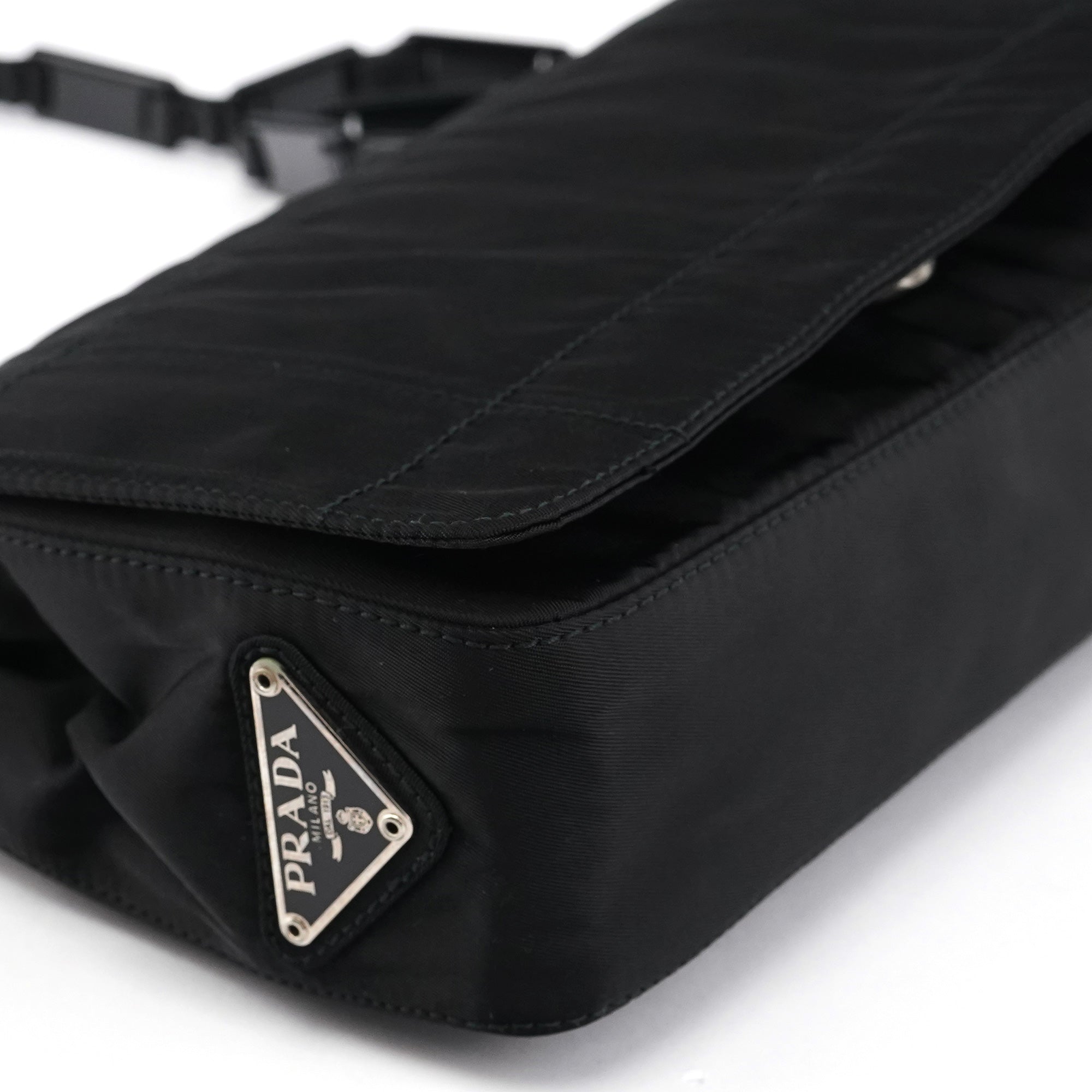 1998 Black Tessuto Plastic Chain Shoulder Bag