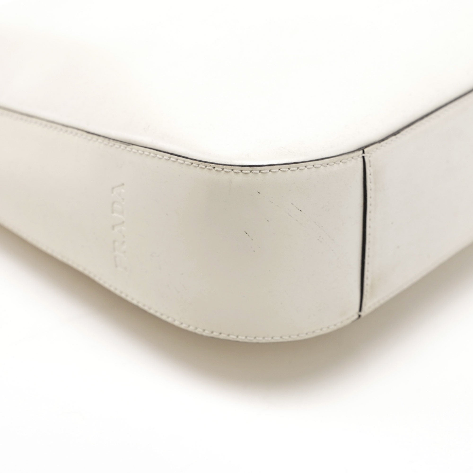 1998 Vitello Metallo White Calfskin Shoulder Bag