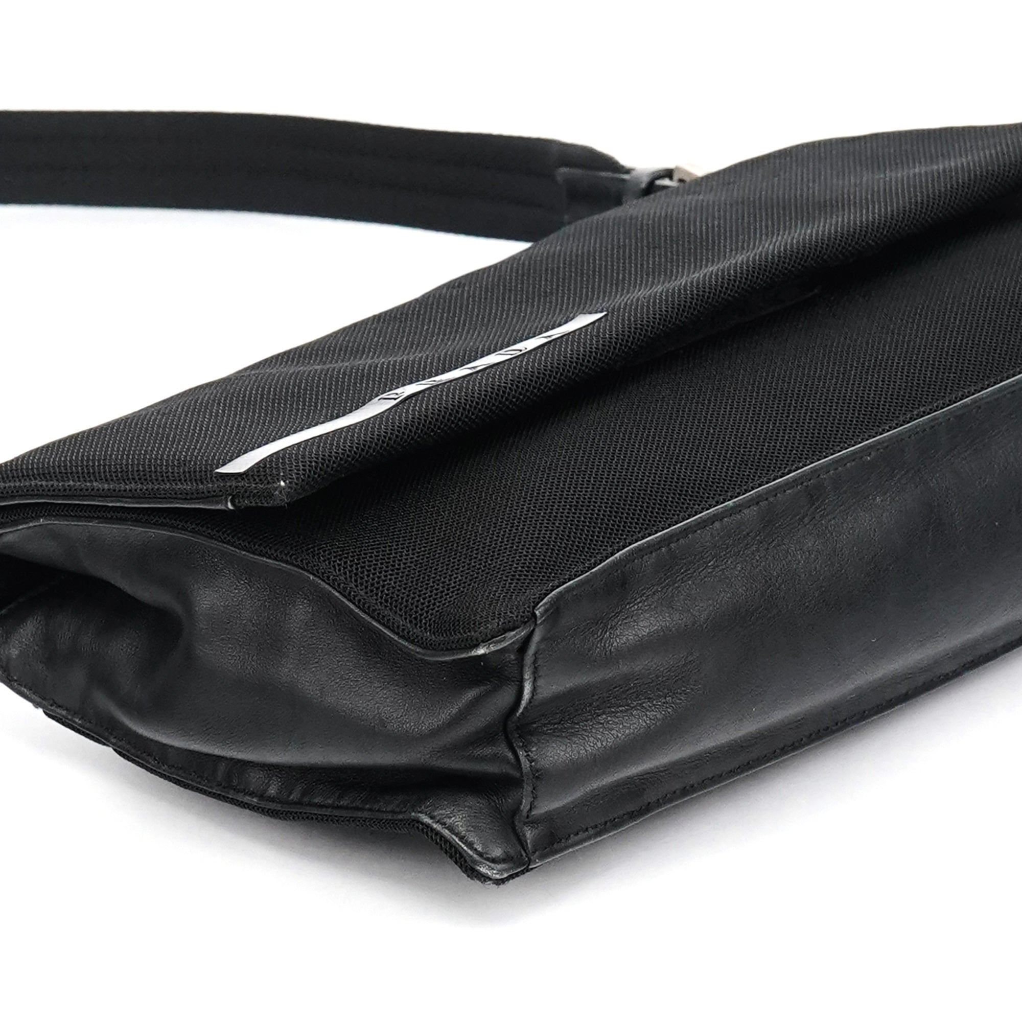 1999 Black Nylon Mesh Sport Shoulder Bag