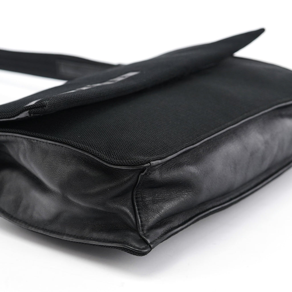 1999 Tessuto Mesh Sport Shoulder Bag