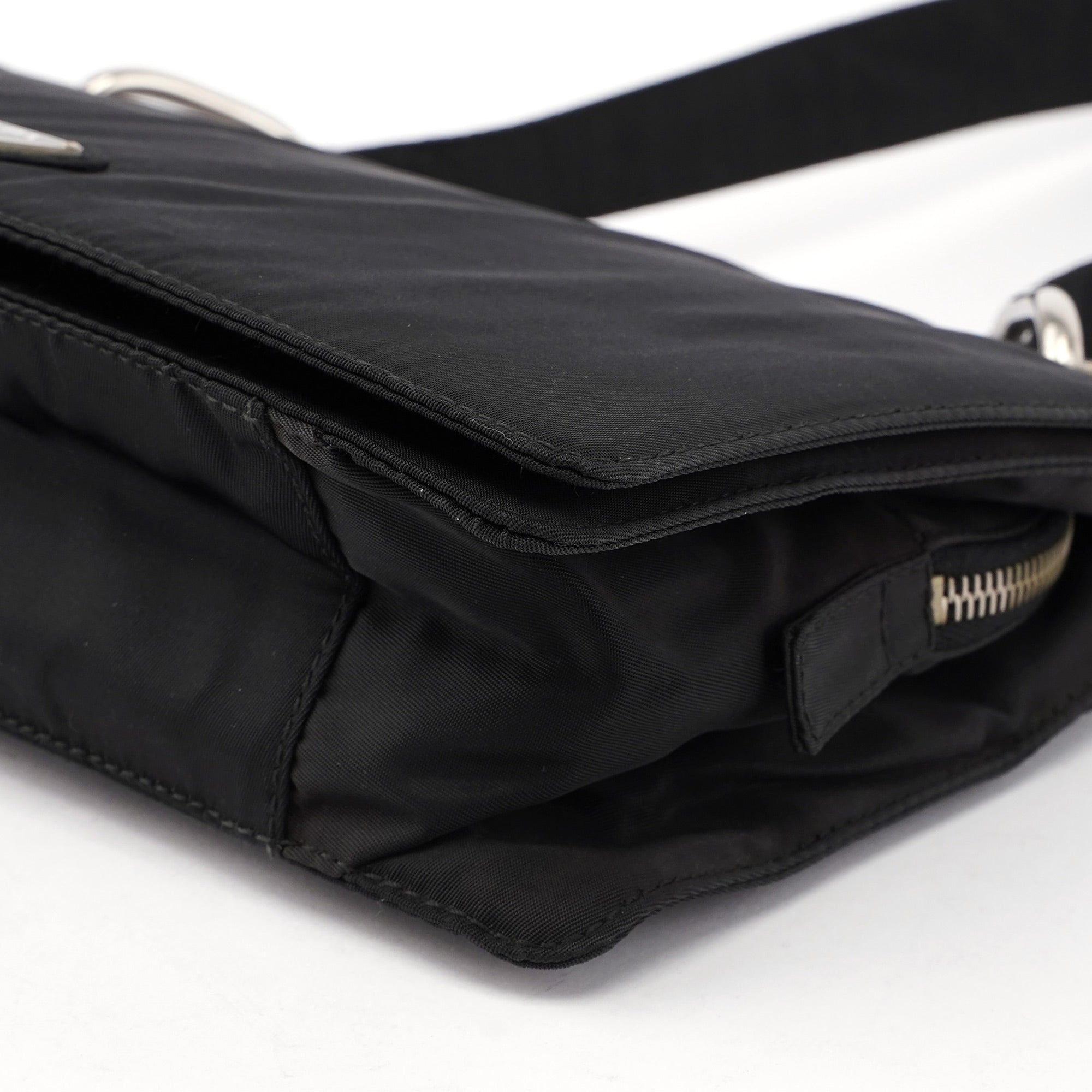 B6542 Black Tessuto Shoulder Bag