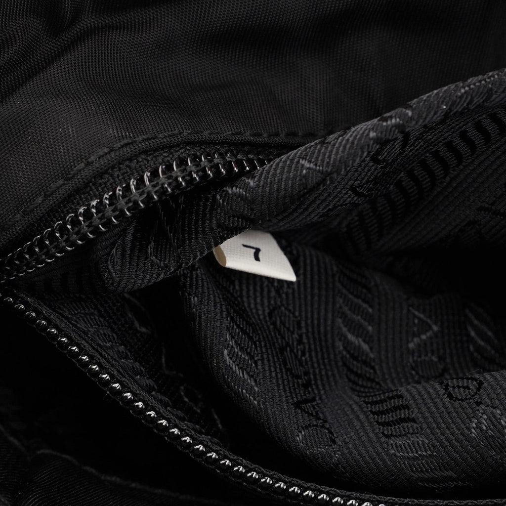 B6542 Black Tessuto Shoulder Bag