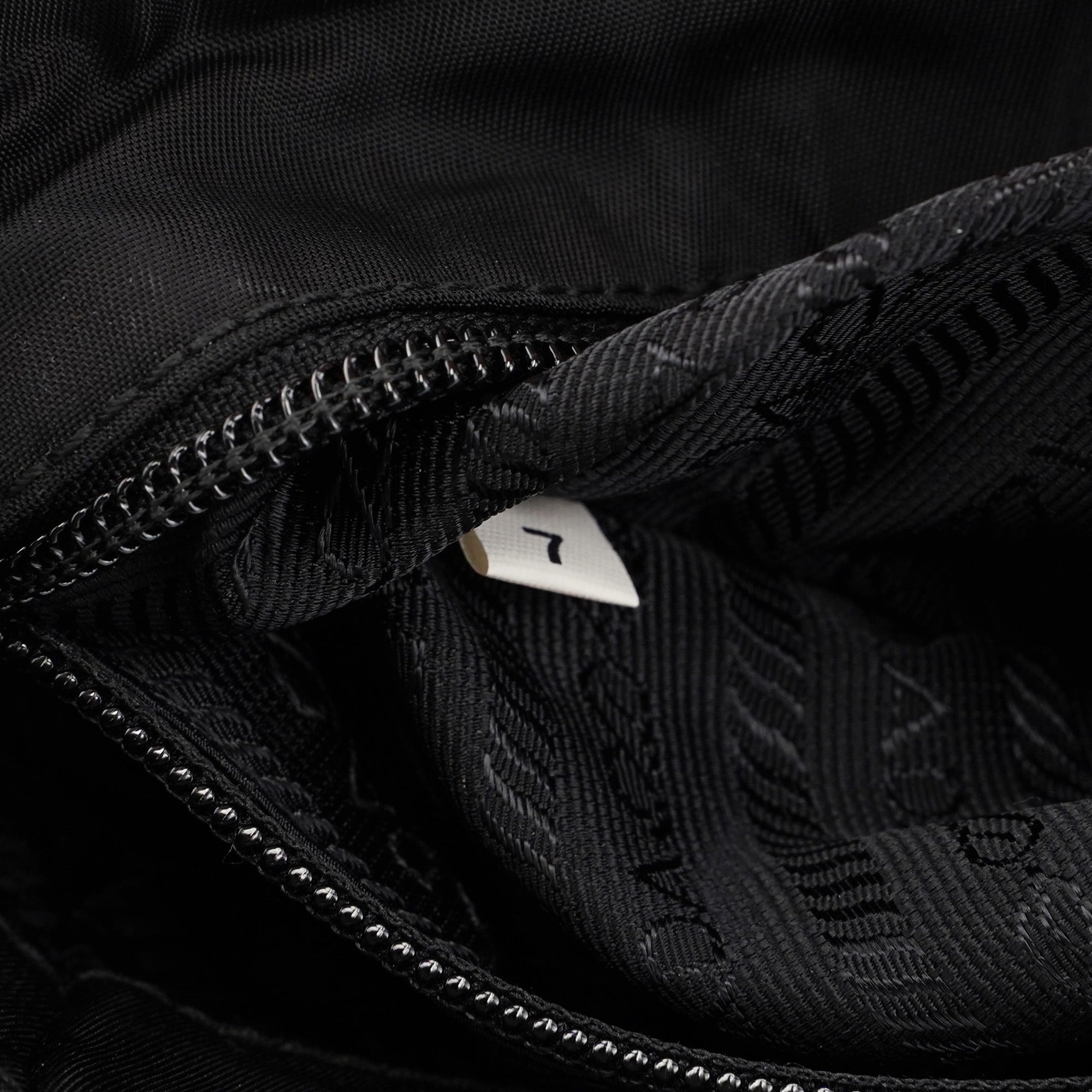 B6542 Black Tessuto Shoulder Bag