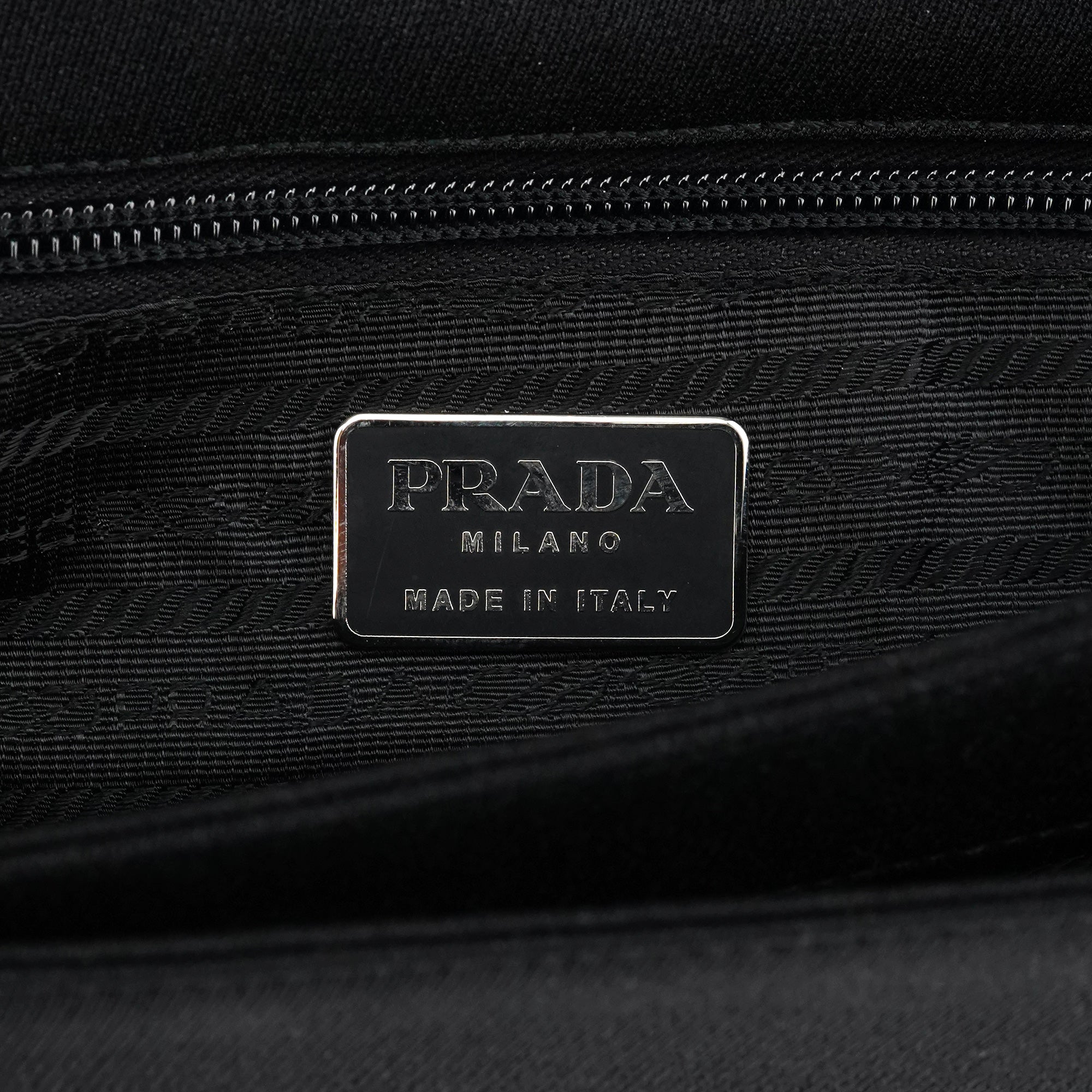 B6621 Black Tessuto Swing Chain Shoulder Bag