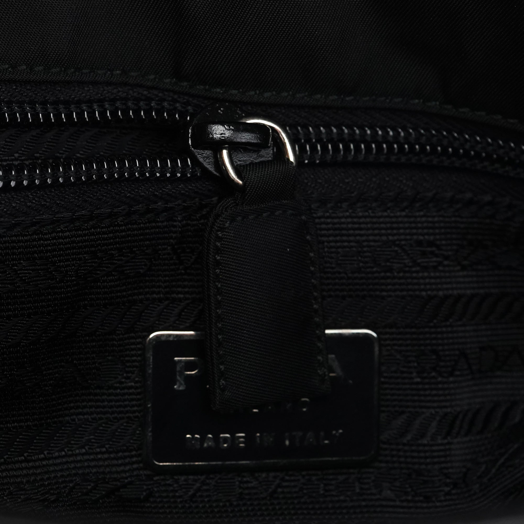 B7177 Black Nappa Tessuto Shoulder Bag