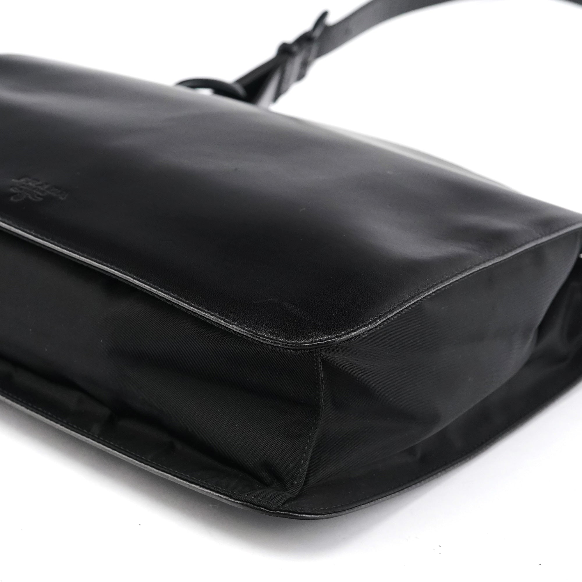 B7177 Black Nappa Tessuto Shoulder Bag