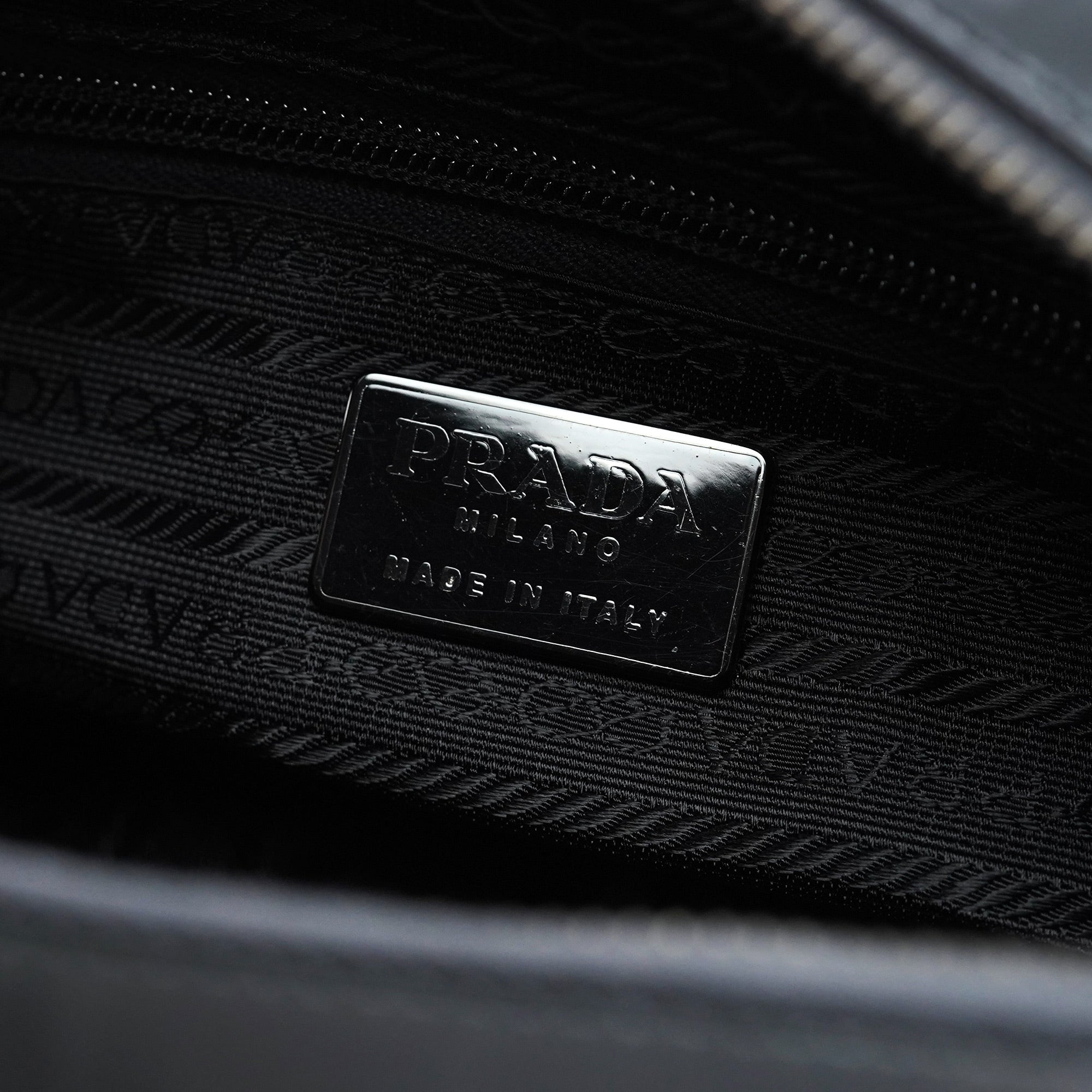 B7446 Anthracite Spazzolato Swivel Shoulder Bag