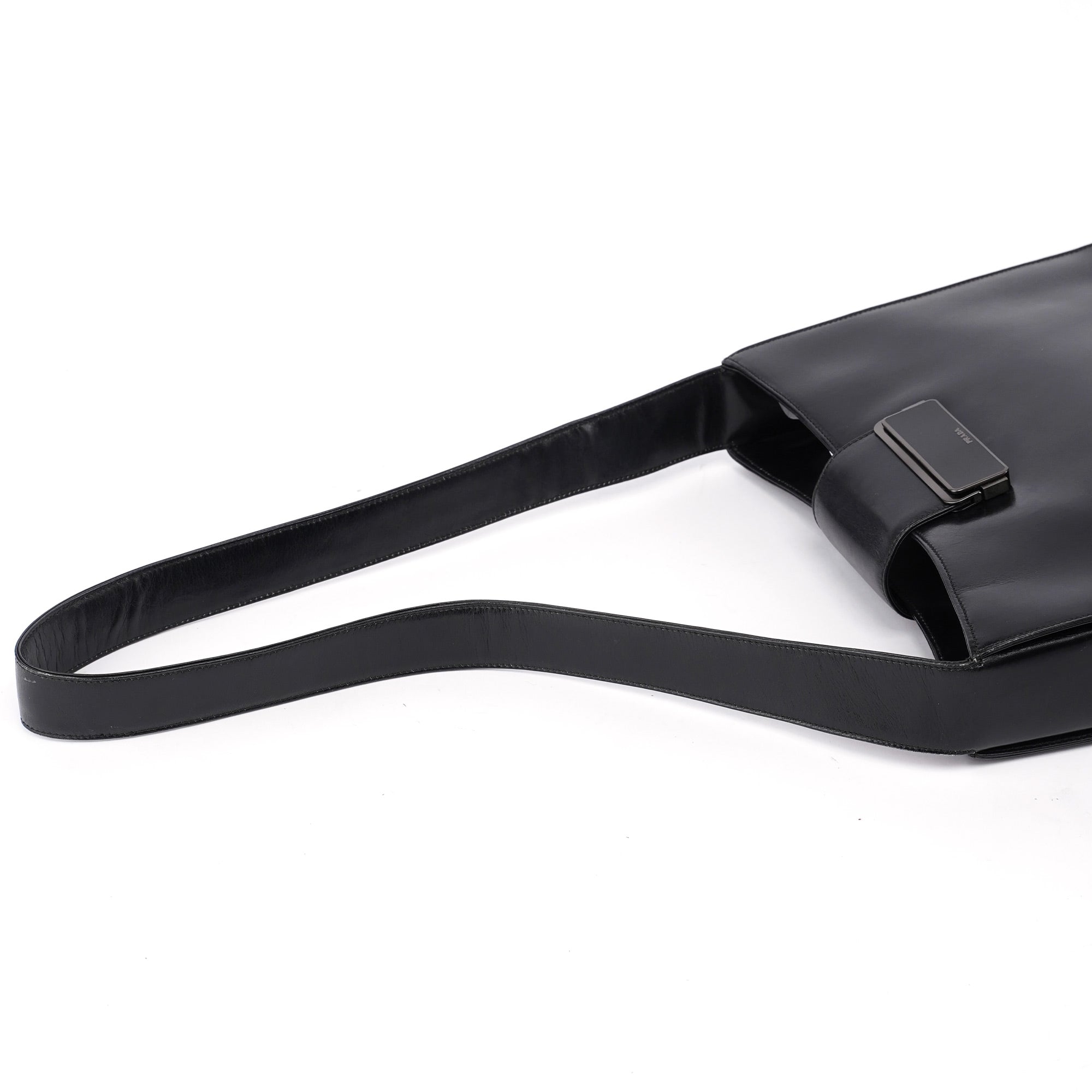 B7492 Black Calfskin Vitello Smalt Shoulder Bag