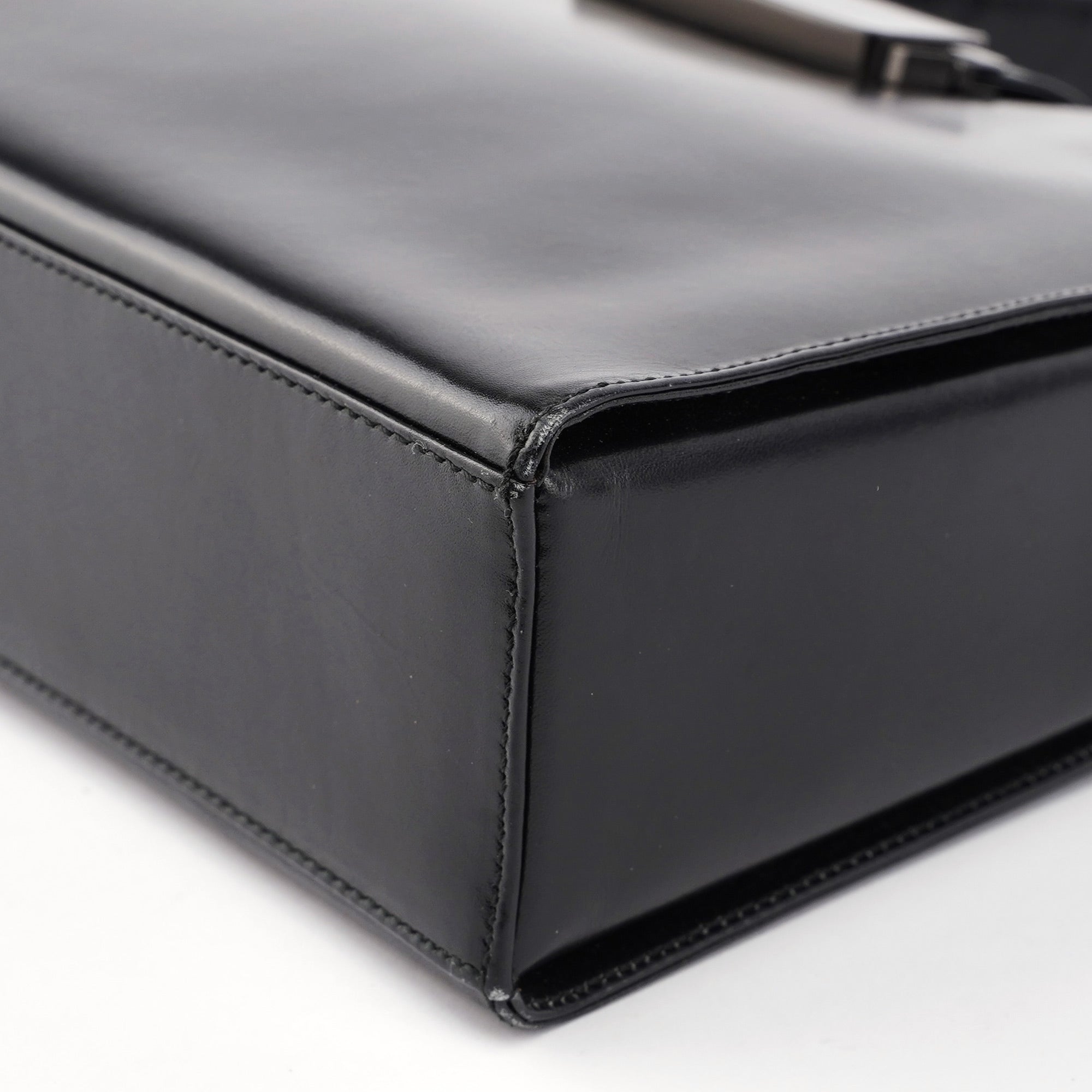 B7492 Black Calfskin Vitello Smalt Shoulder Bag