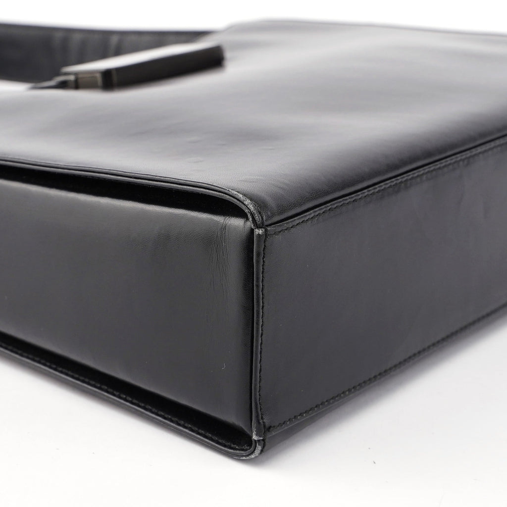 B7492 Black Calfskin Vitello Smalt Shoulder Bag