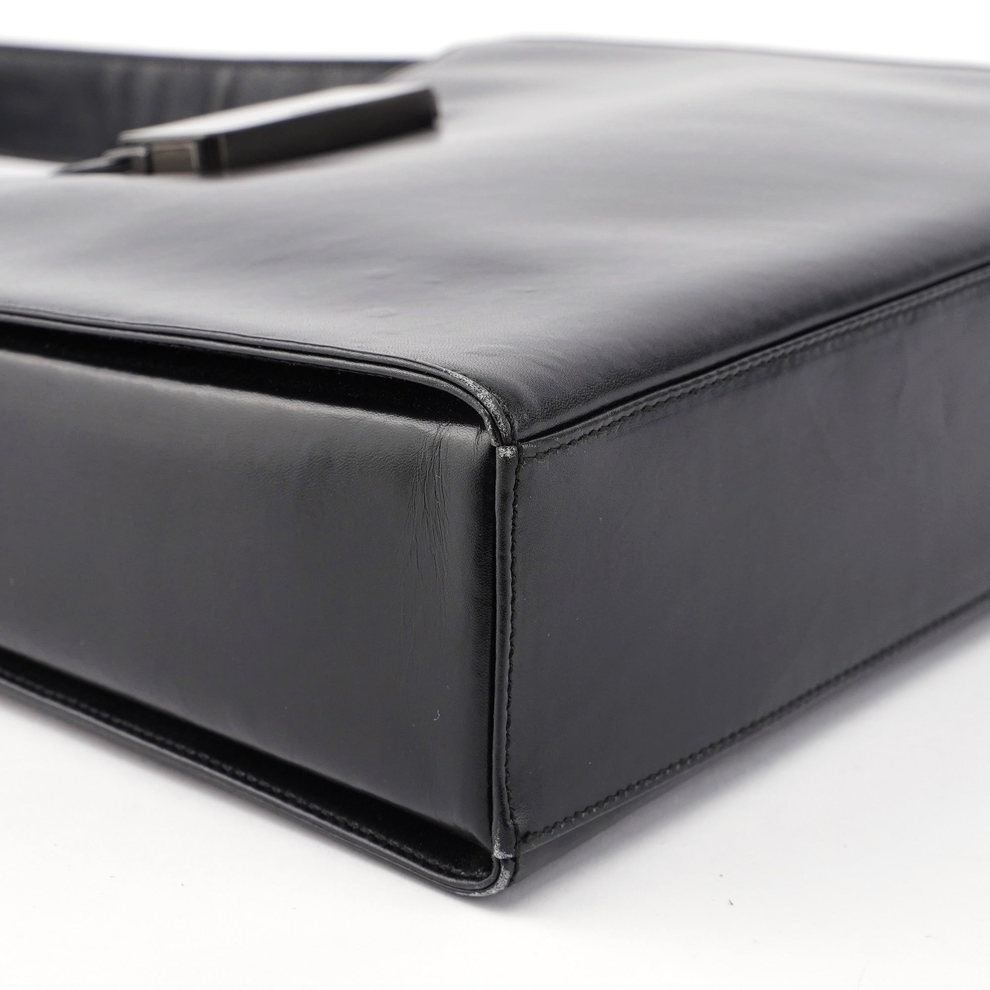 B7492 Black Calfskin Vitello Smalt Shoulder Bag