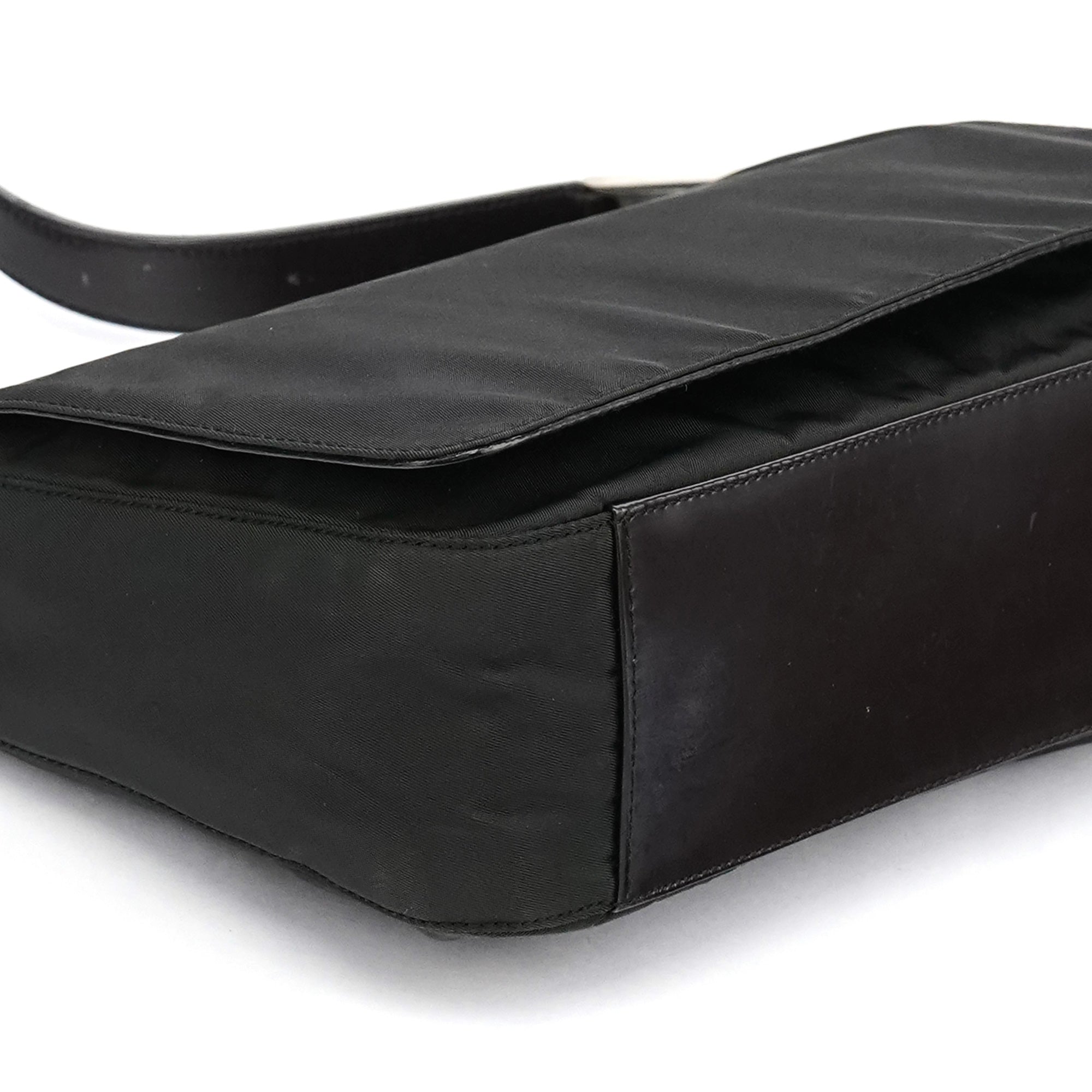 B9231 Dark Green Tessuto Spazzolato Shoulder Bag