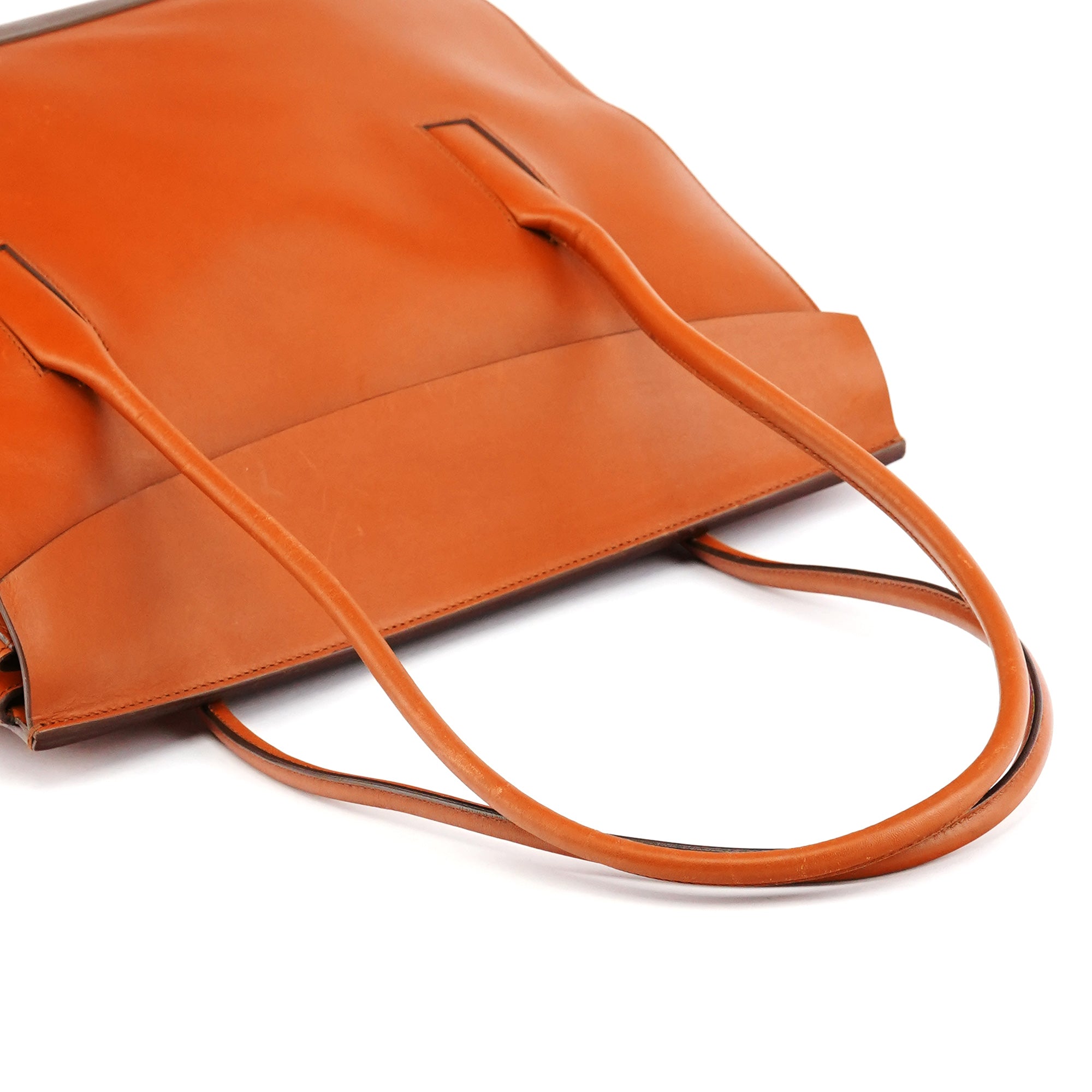 B9262 Cognac Calf Leather Rubber Bottom Tote Bag