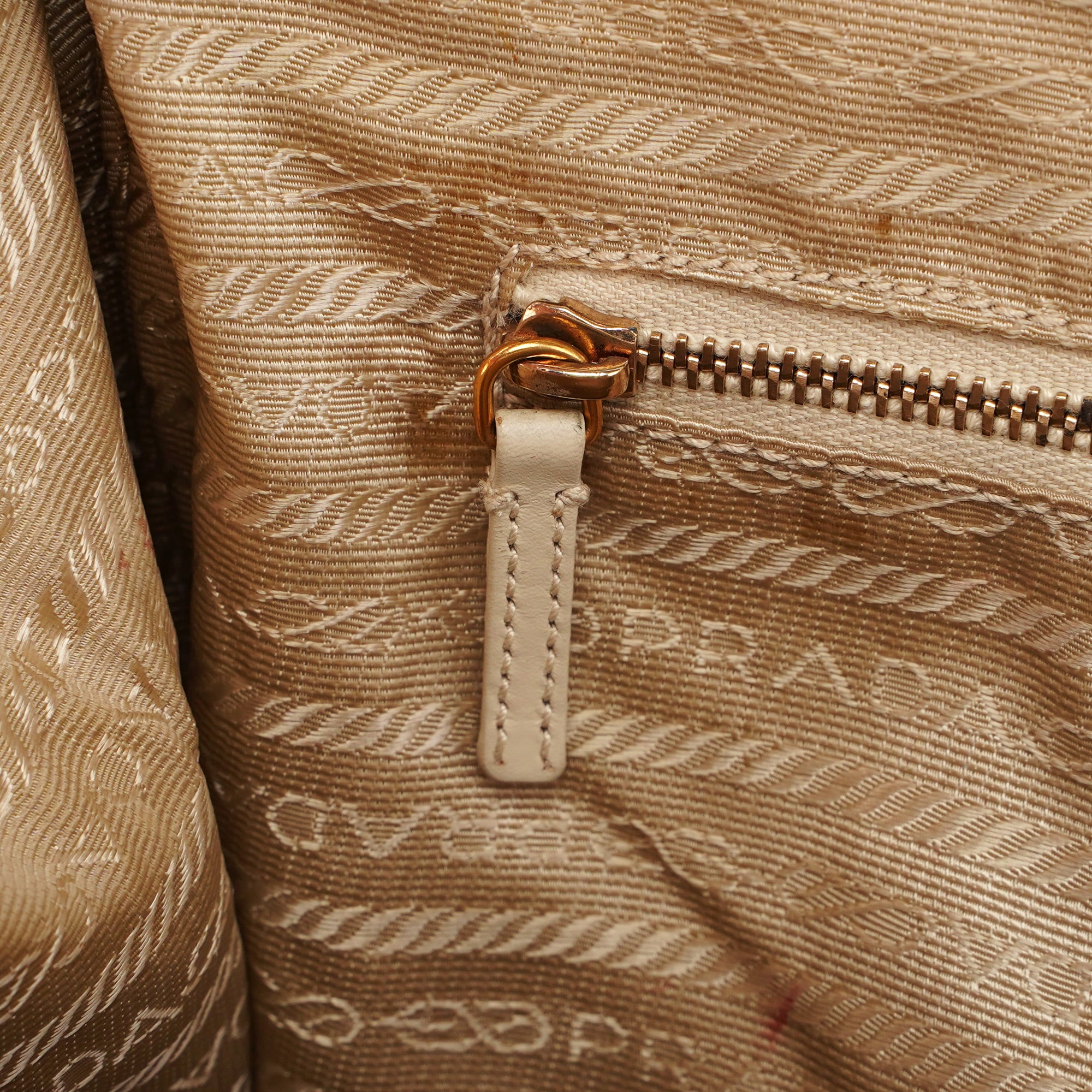 Beige Vitello Chic Bag