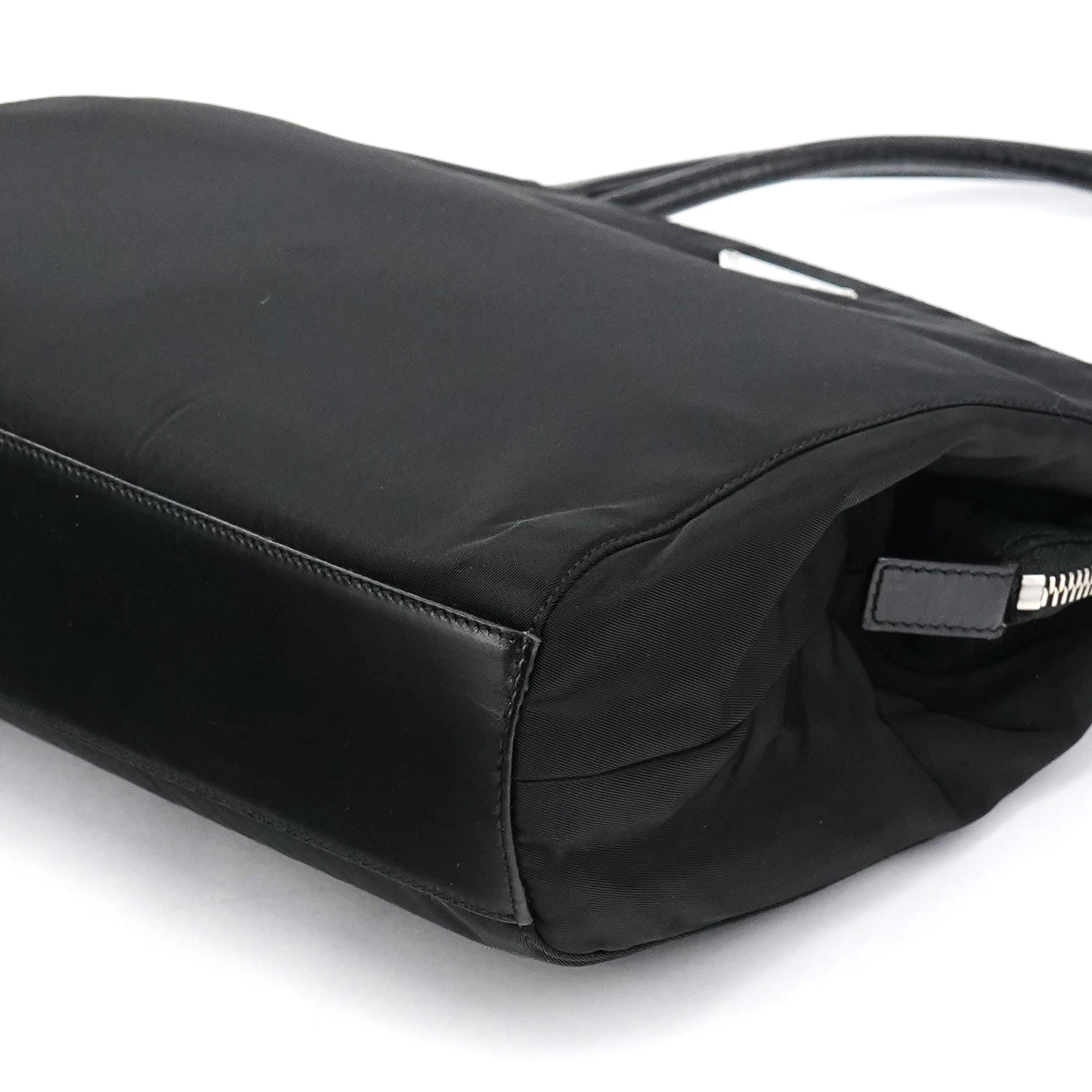 Black Tessuto Chic Nylon Shoulder Bag