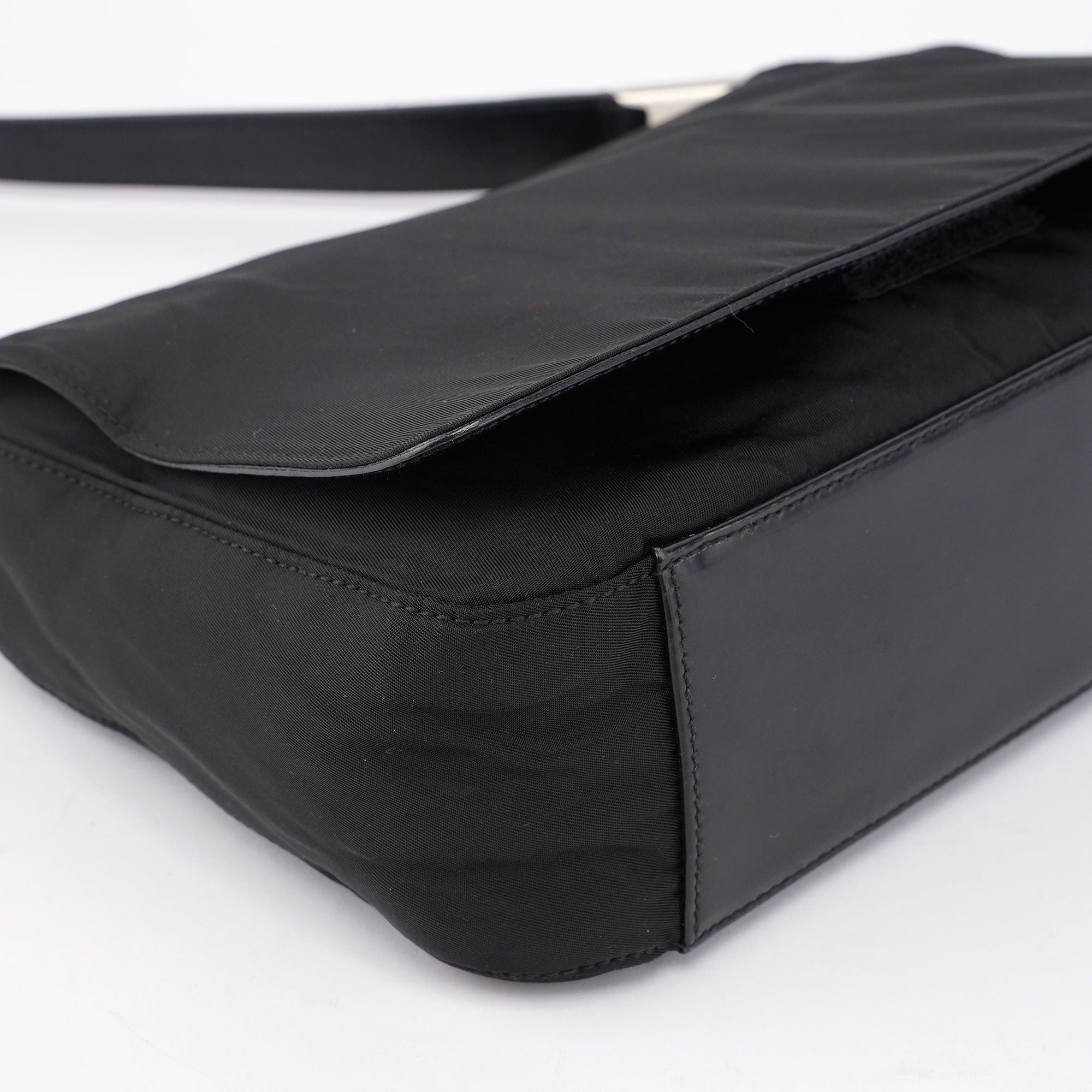 Black Tessuto Metal Shoulder Bag