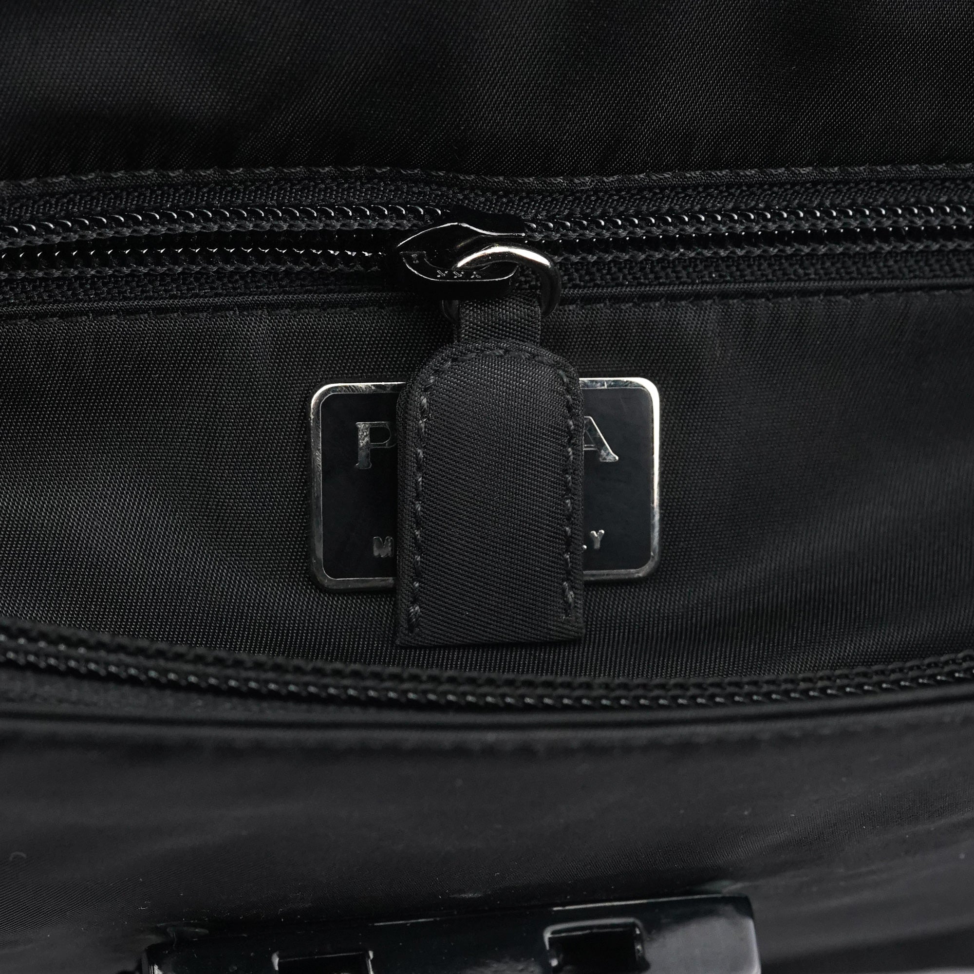 Black Tessuto Spazzolato Top Handle Bag