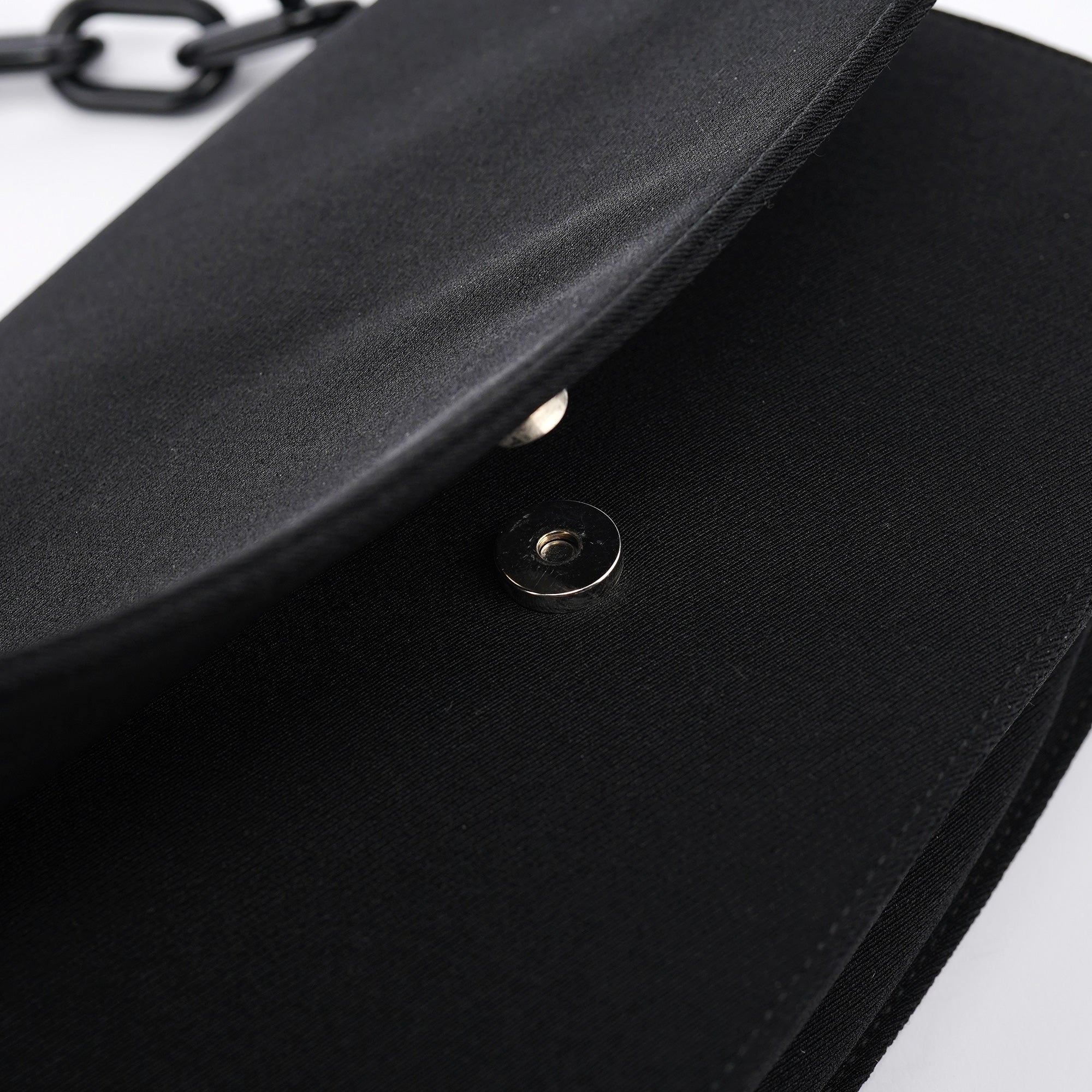 Black Tessuto Swing Chain Shoulder Bag