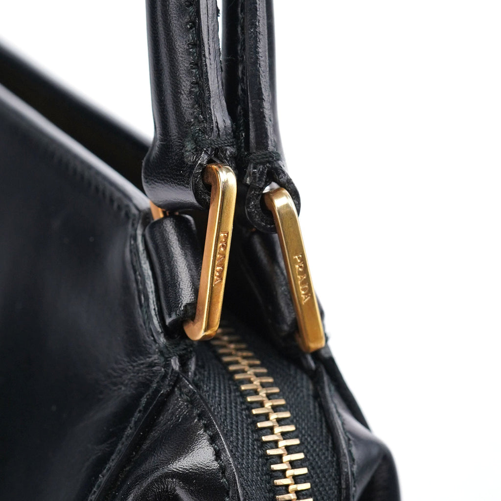 Black Vitello Chic Shoulder Bag