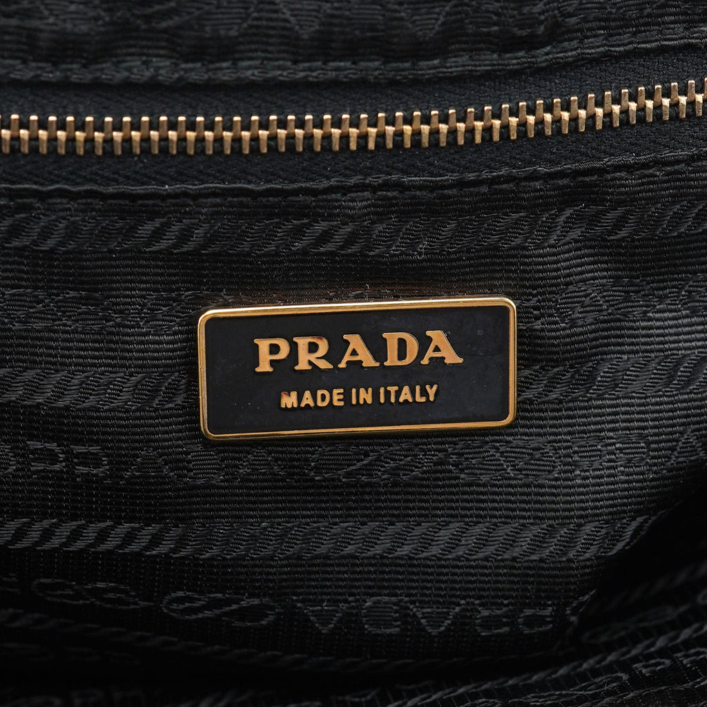 Black Vitello Chic Shoulder Bag