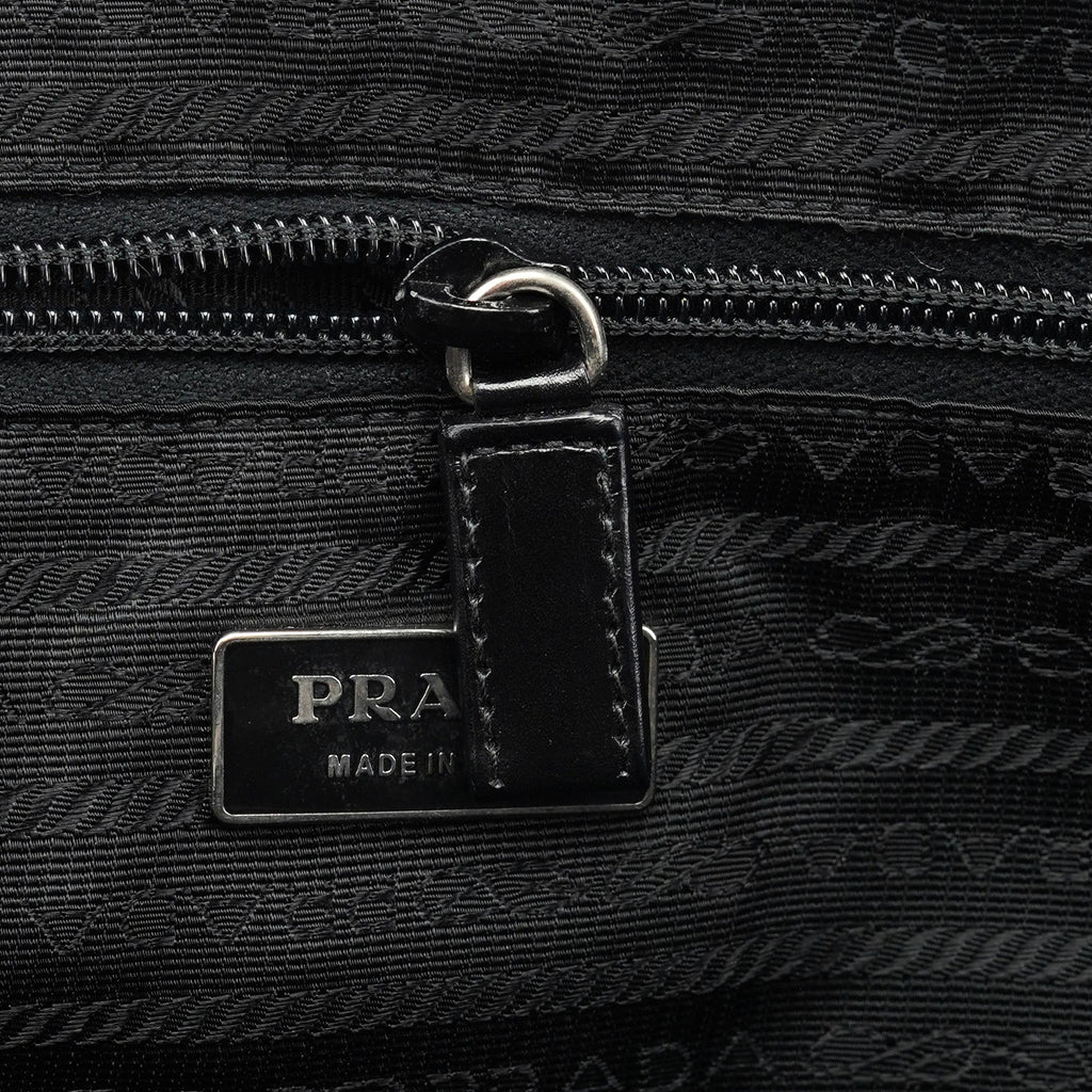 Black Vitello Chic Shoulder Bag