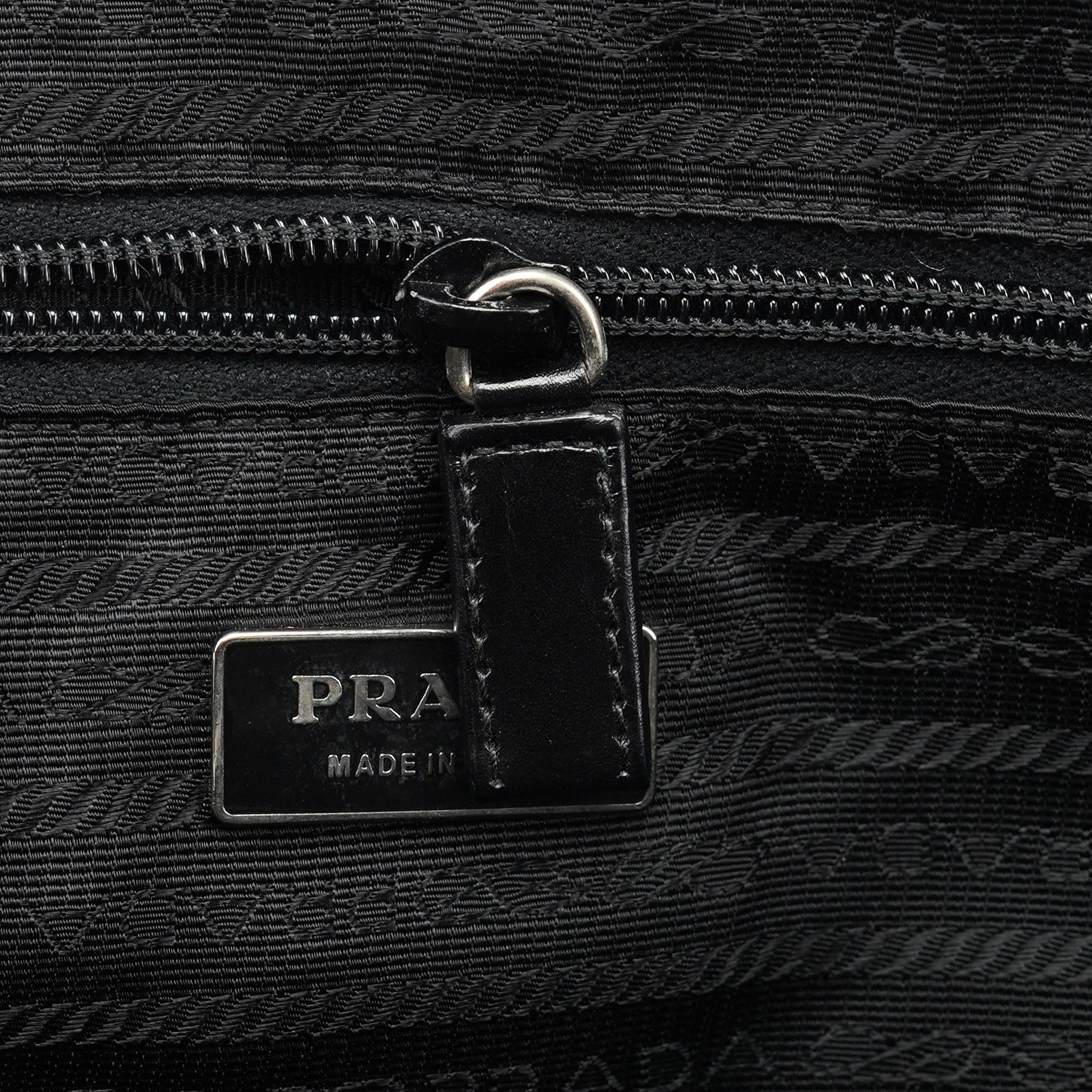 Black Vitello Chic Shoulder Bag