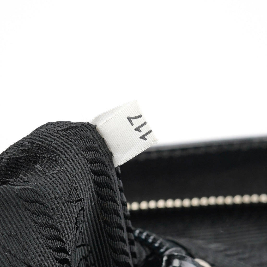 Black Vitello Chic Shoulder Bag