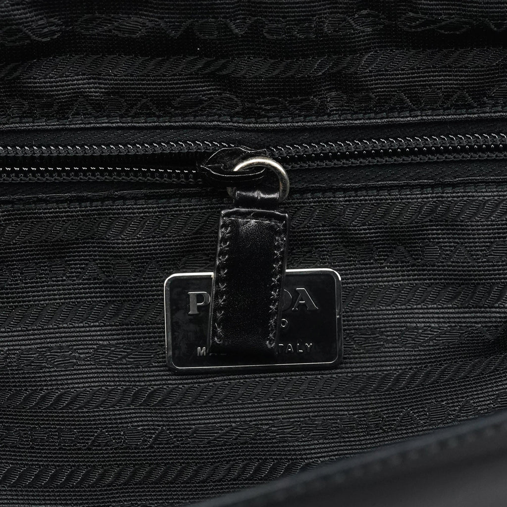 Black Vitello Chic Shoulder Bag