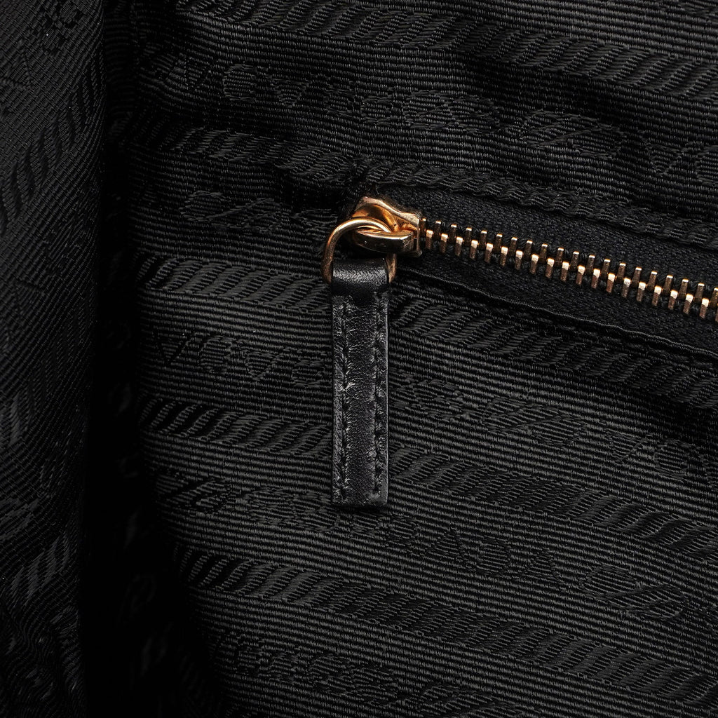 Black Vitello Chic Shoulder Bag