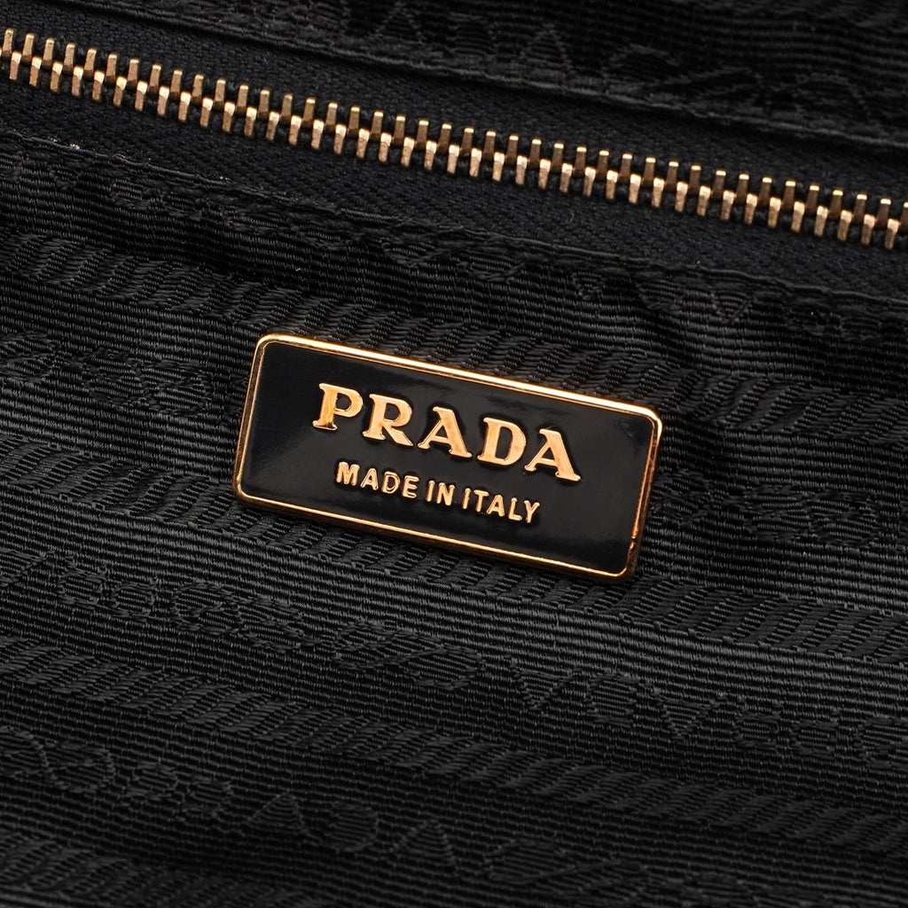 Black Vitello Chic Shoulder Bag