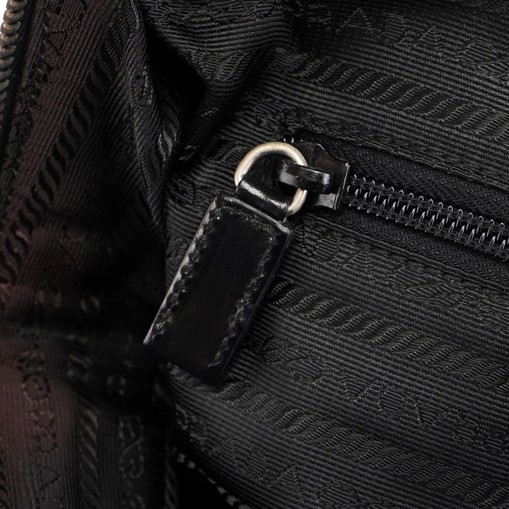 Black Vitello Chic Shoulder Bag