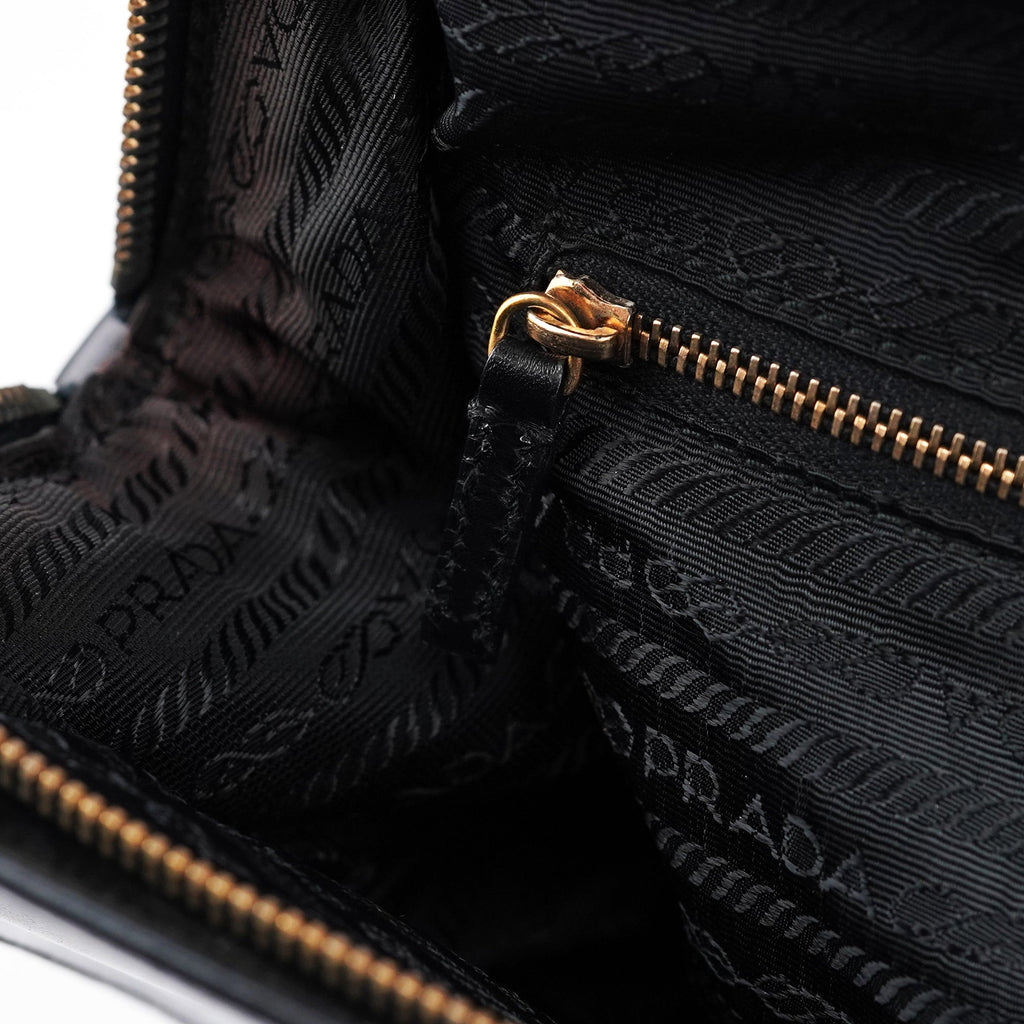 Black Vitello Chic Shoulder Bag