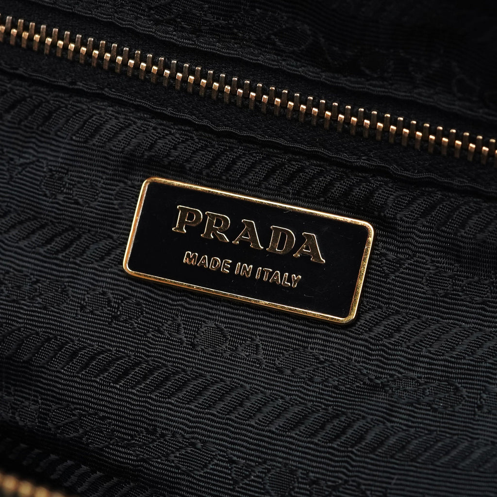 Black Vitello Chic Shoulder Bag
