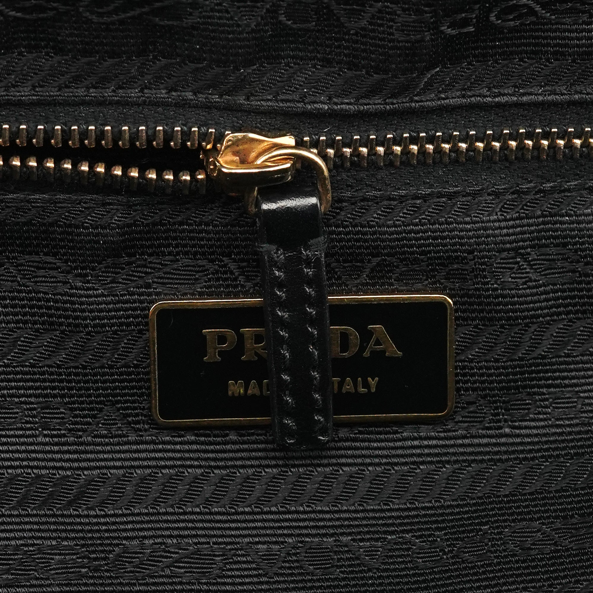 BN0315 Black Vitello Chic Shoulder Bag
