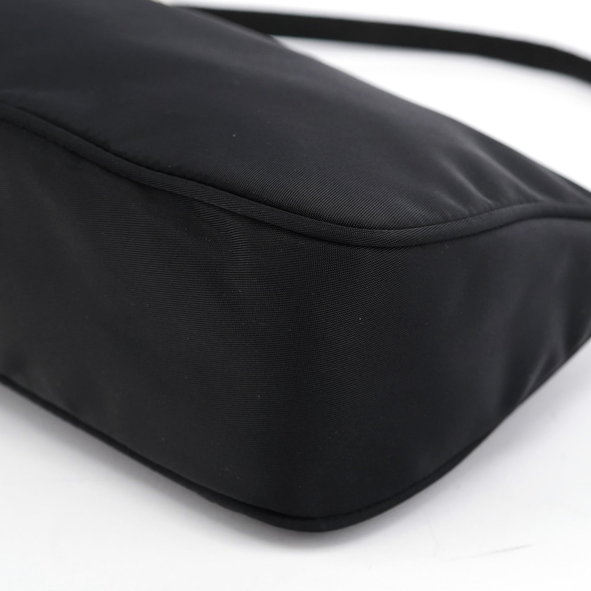 MV633 Black Tessuto Mini Hobo Bag