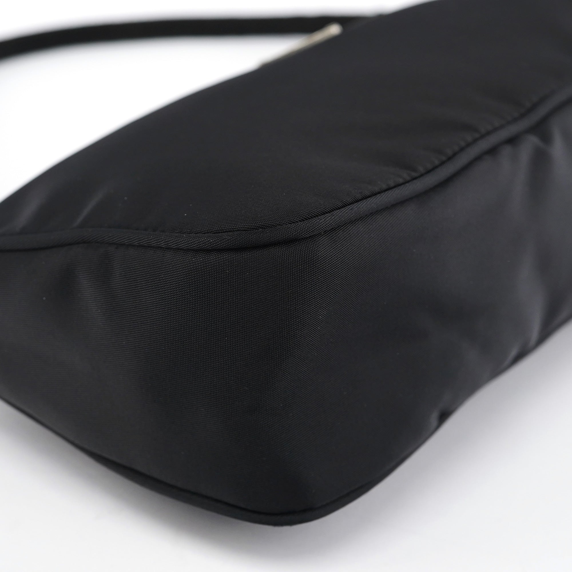 MV633 Black Tessuto Mini Hobo Bag