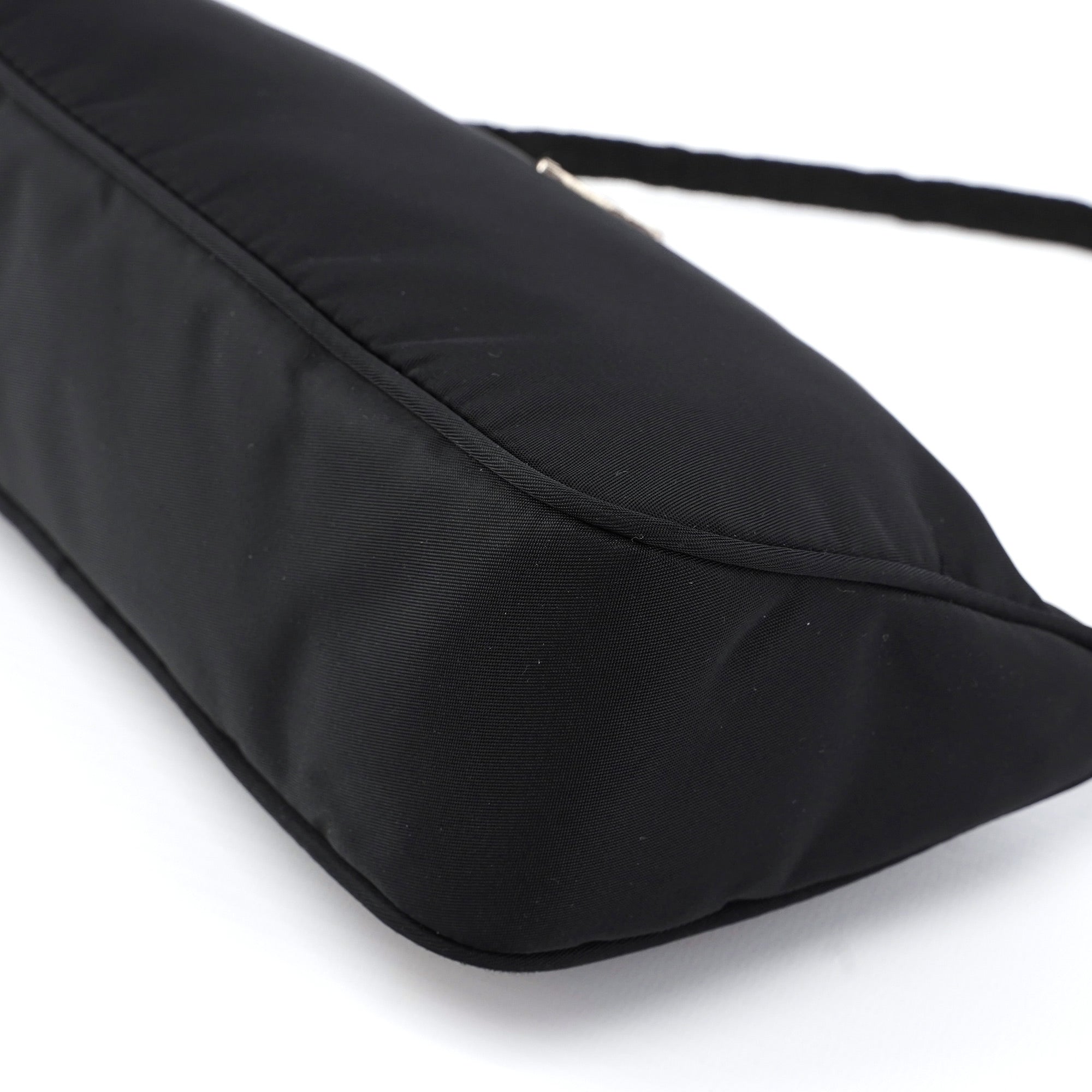 MV633 Black Tessuto Mini Hobo Bag
