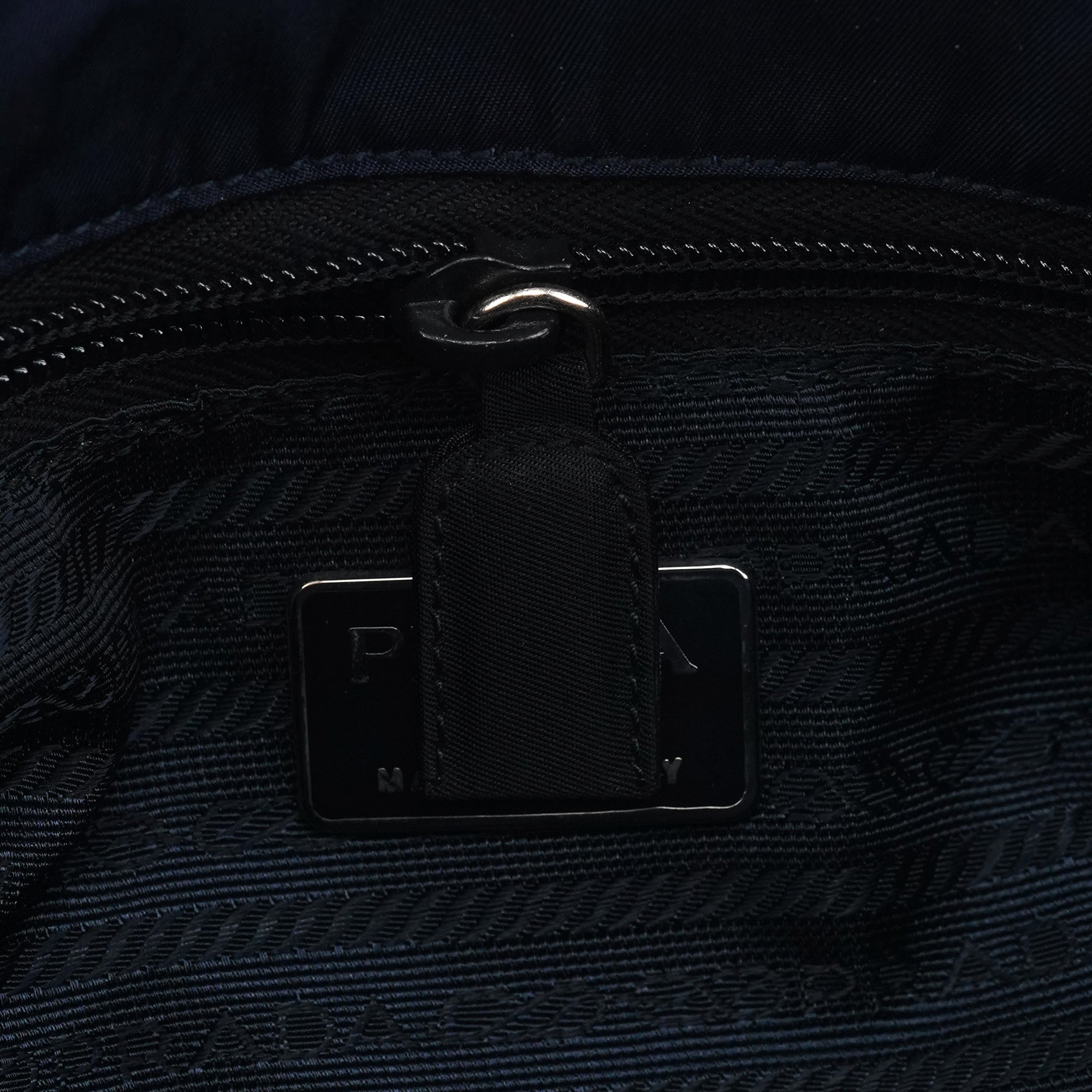 Navy Tessuto Nylon Shoulder Bag