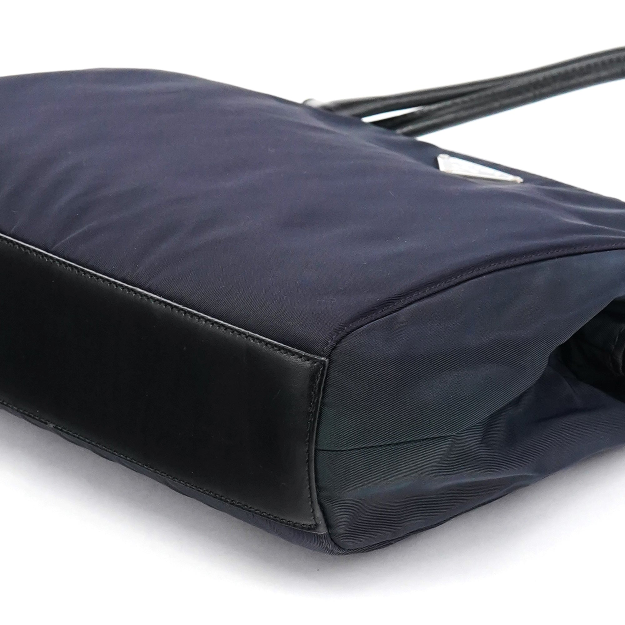 Purple Nylon Tessuto Chic Shoulder Bag