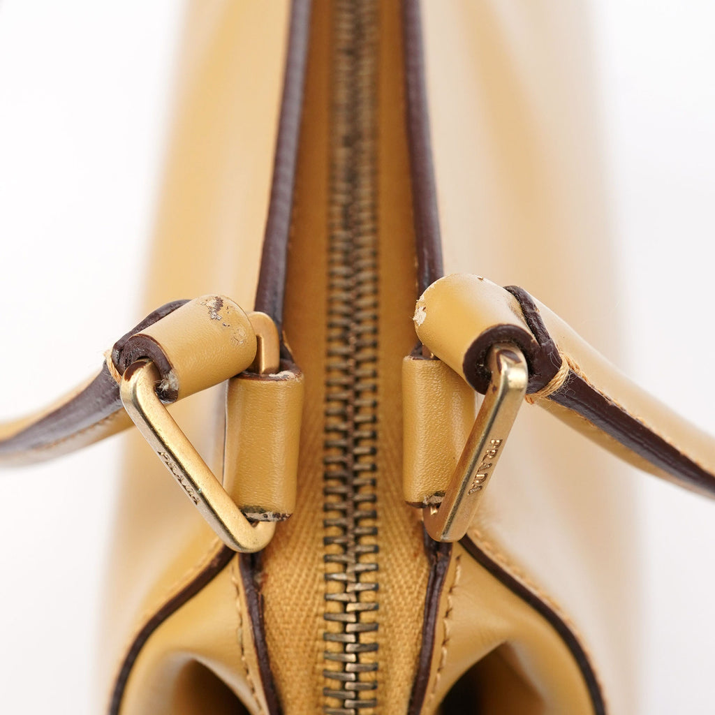 Yellow Vitello Chic Shoulder Bag