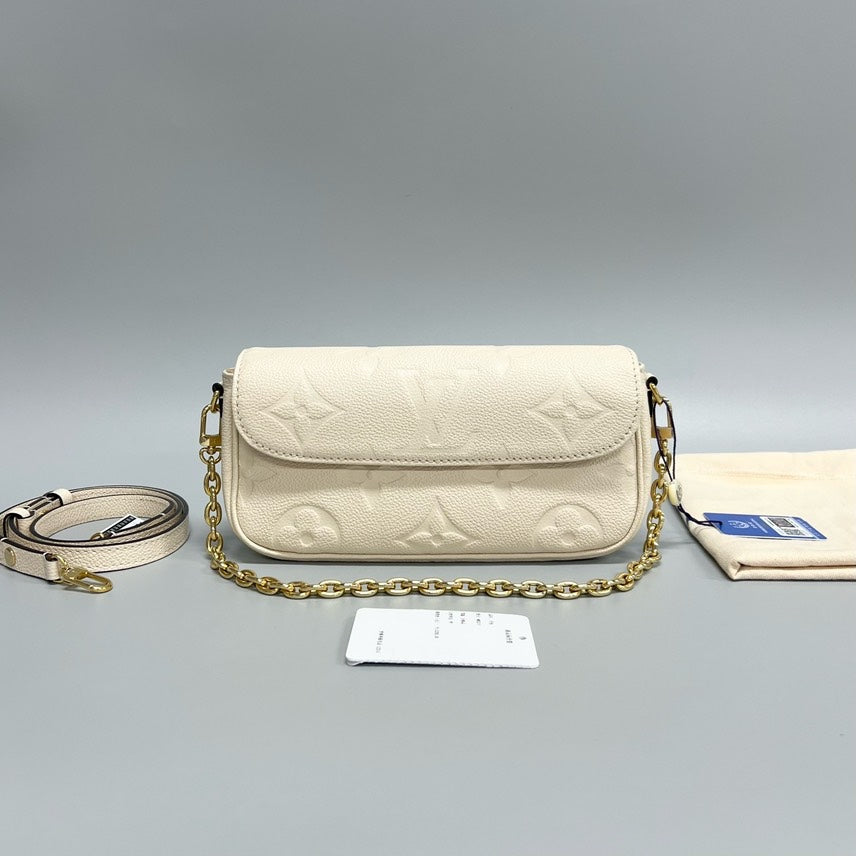 LV ivy Bag 23*12cm XJ15001