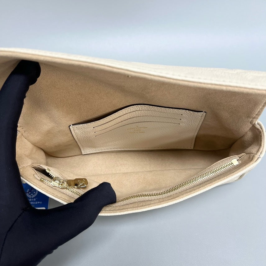 LV ivy Bag 23*12cm XJ15001