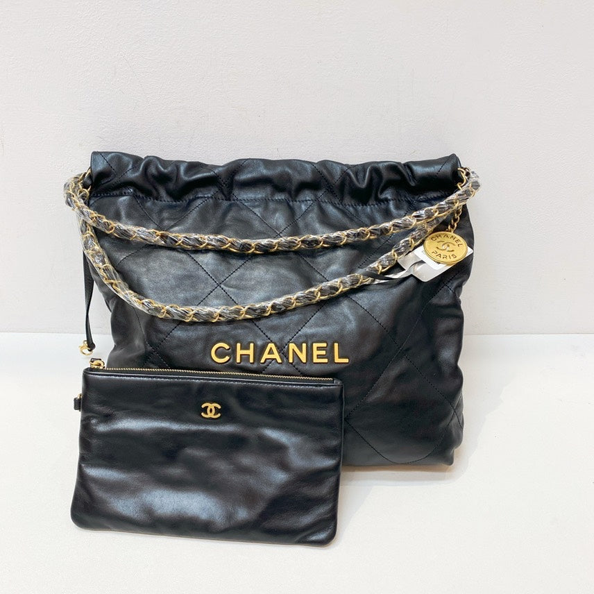 Unused Chanel 22bag Chip Black 2023year 35*37*7cm