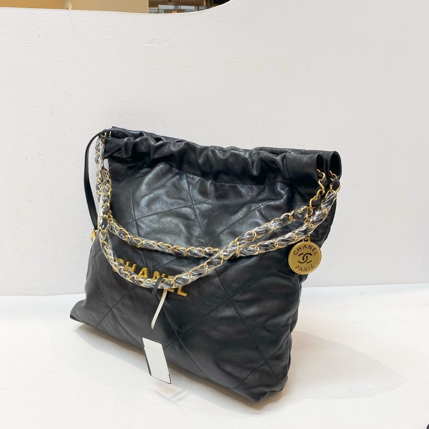 Unused Chanel 22bag Chip Black 2023year 35*37*7cm