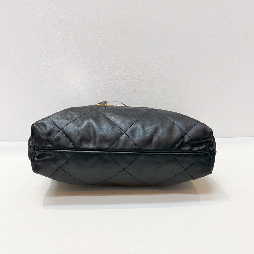 Unused Chanel 22bag Chip Black 2023year 35*37*7cm