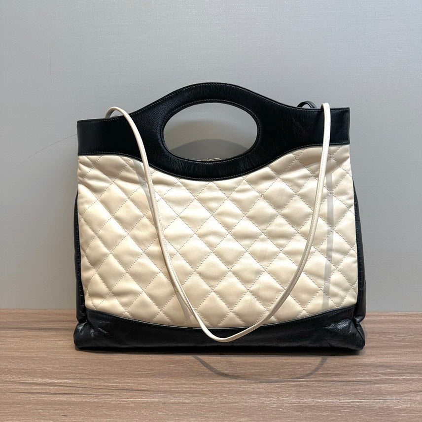 CHANEL 31bag 38*33*7cm 3052510192105