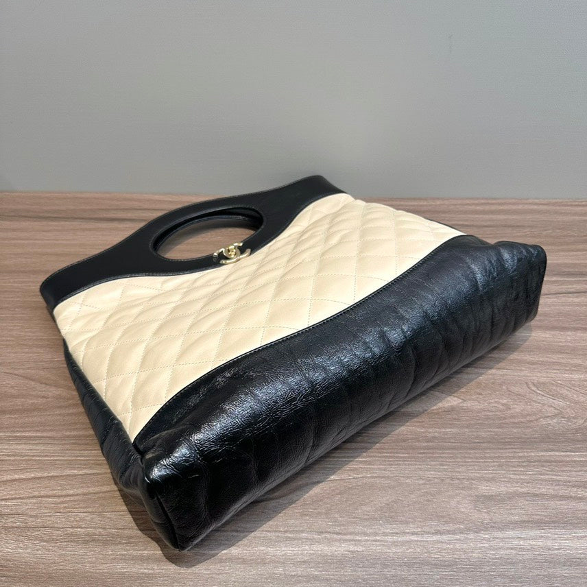 CHANEL 31bag 38*33*7cm 3052510192105
