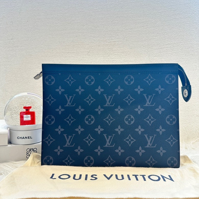 Lv men clutch microchipped 11474